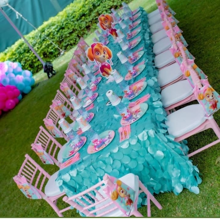 beautiful birthday table set up