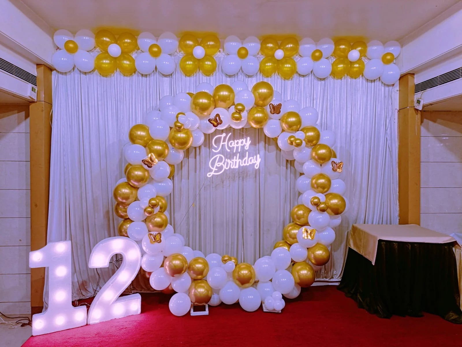 Balloo decorations