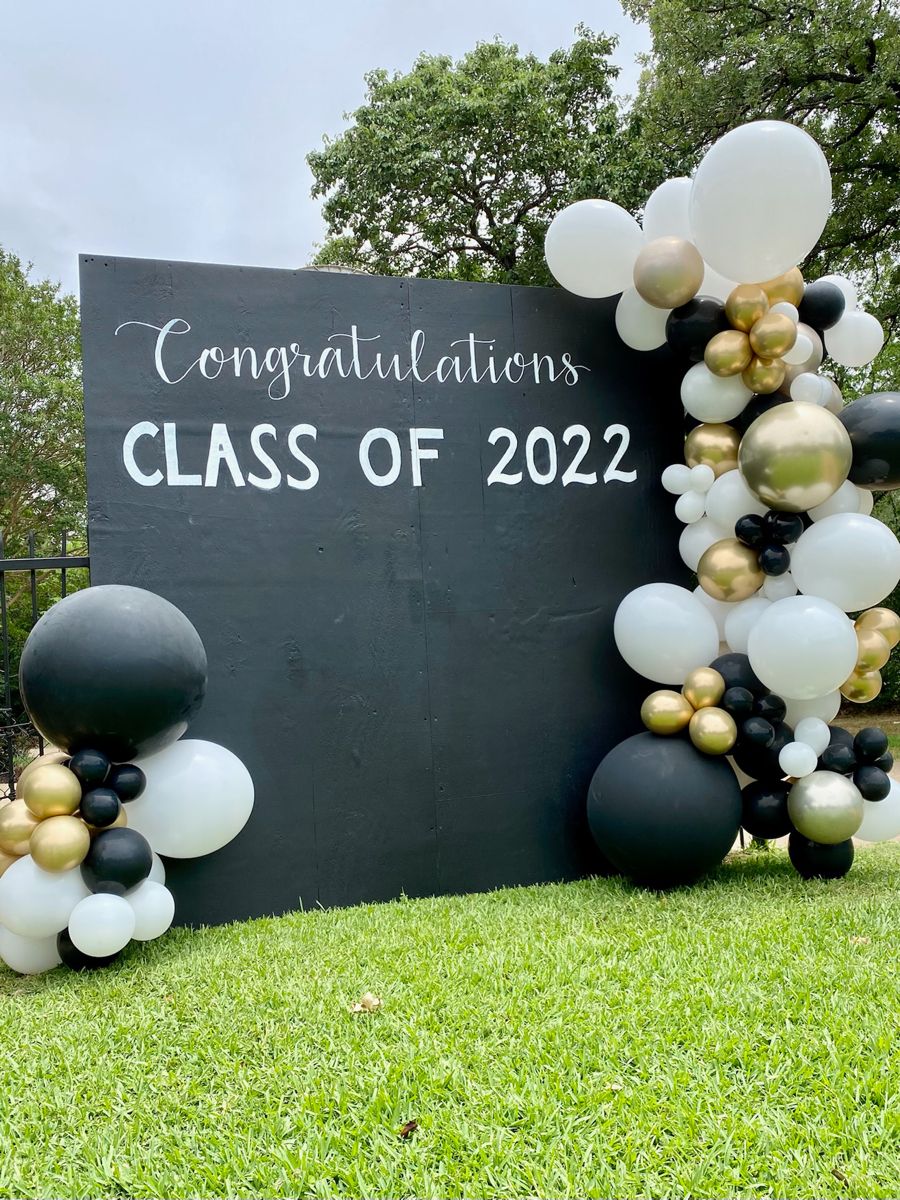 Balloon backdrop for graduation