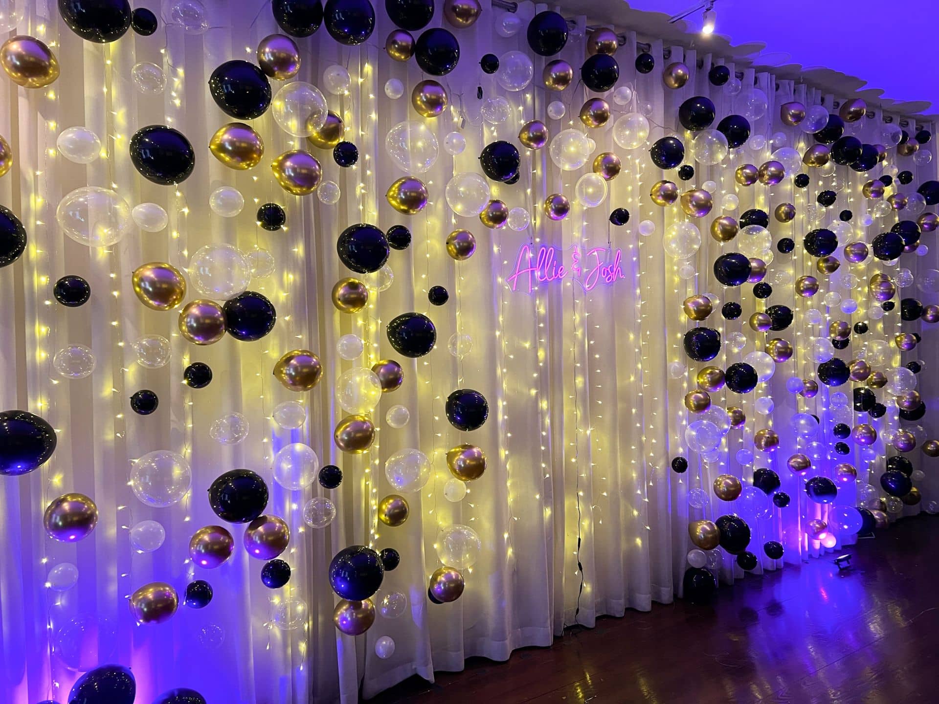 Illuminated_bubble_wall