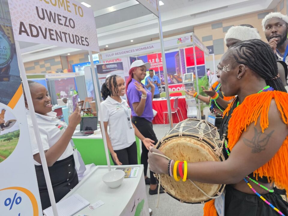 African dancers for hire perfoming